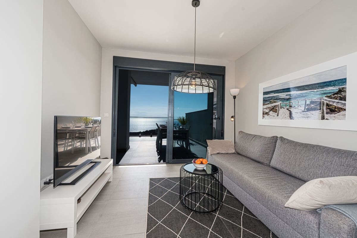 2 soveværelse Lejlighed til salg i La Duquesa / Puerto de la Duquesa med swimmingpool garage - € 359.000 (Ref: 9254056)