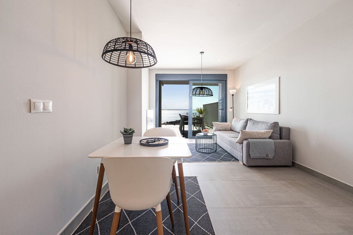 2 soveværelse Lejlighed til salg i La Duquesa / Puerto de la Duquesa med swimmingpool garage - € 359.000 (Ref: 9254056)