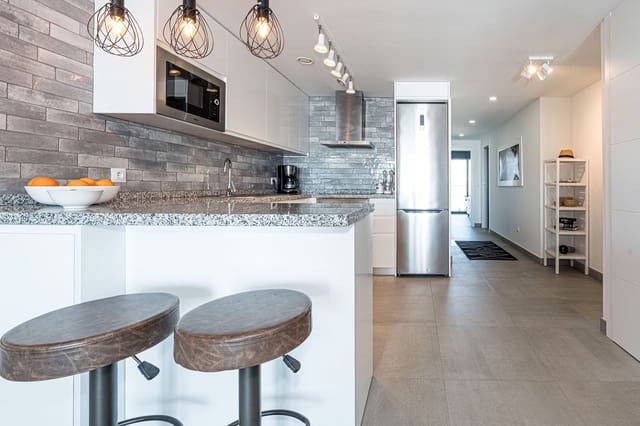 2 soveværelse Lejlighed til salg i La Duquesa / Puerto de la Duquesa, Manilva med swimmingpool garage - € 359.000 (Ref: 9254056)