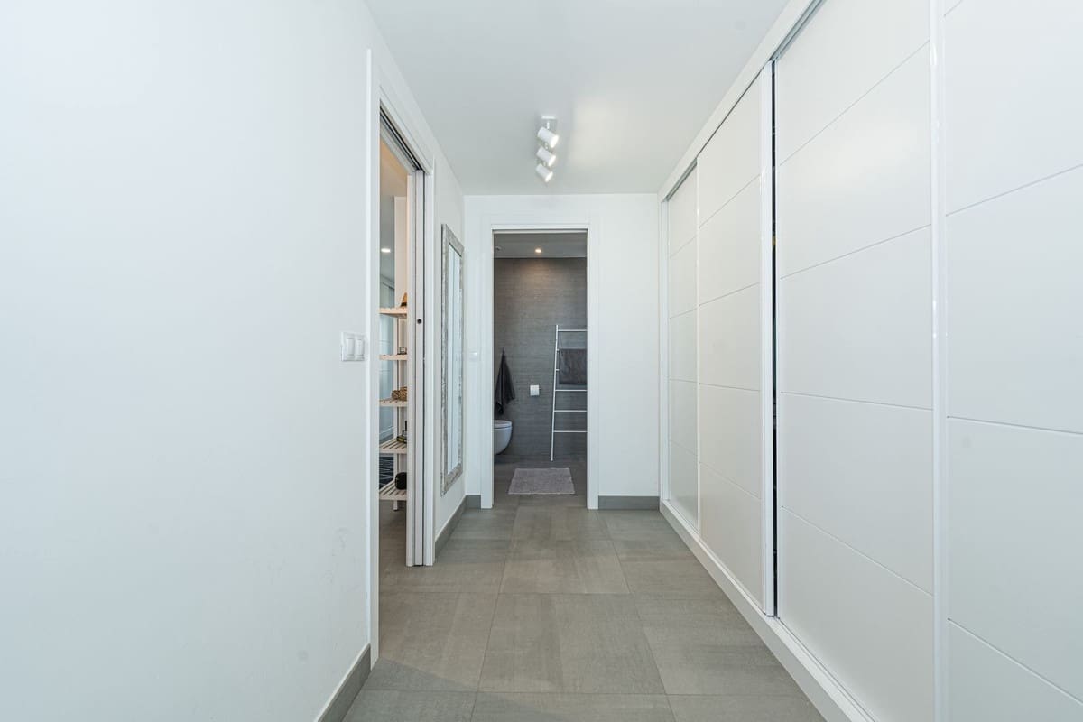 2 soveværelse Lejlighed til salg i La Duquesa / Puerto de la Duquesa med swimmingpool garage - € 359.000 (Ref: 9254056)