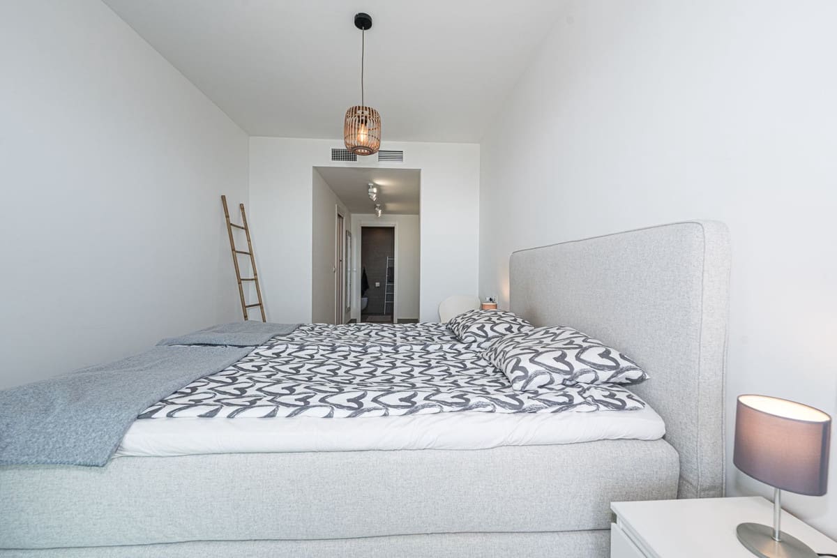 2 soveværelse Lejlighed til salg i La Duquesa / Puerto de la Duquesa med swimmingpool garage - € 359.000 (Ref: 9254056)