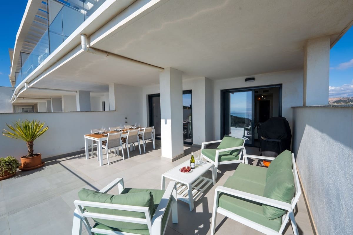 2 soveværelse Lejlighed til salg i La Duquesa / Puerto de la Duquesa med swimmingpool garage - € 359.000 (Ref: 9254056)