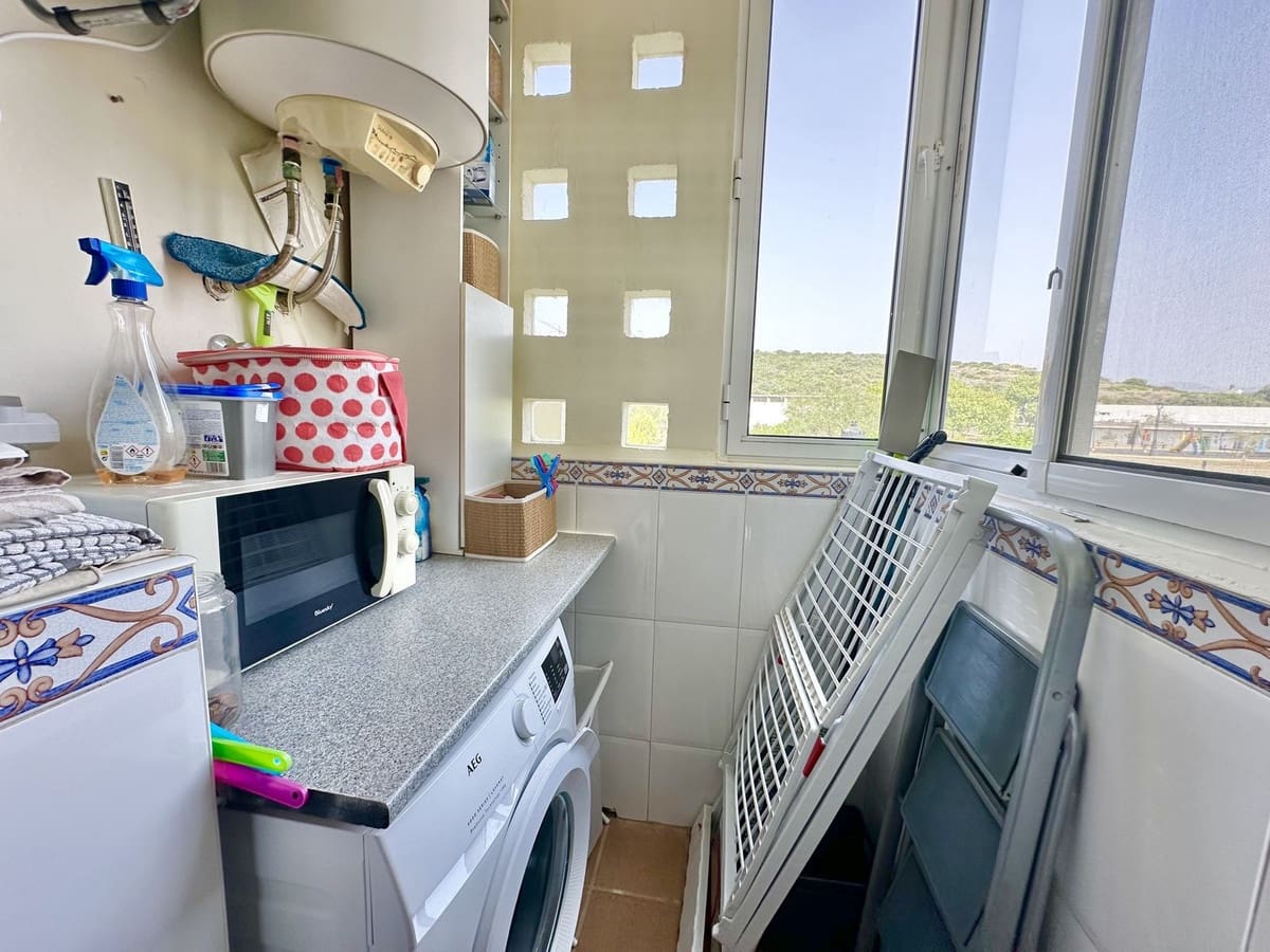 Apartamento de 2 habitaciones en La Duquesa / Puerto de la Duquesa en venta con piscina garaje - 269.000 € (Ref: 9343051)