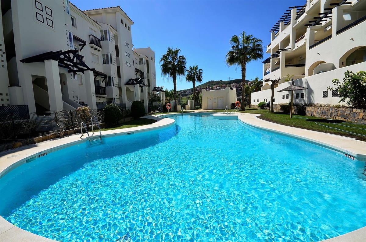 2 Zimmer Apartment zu verkaufen in La Duquesa / Puerto de la Duquesa mit Pool Garage - 269.000 € (Ref: 9343051)
