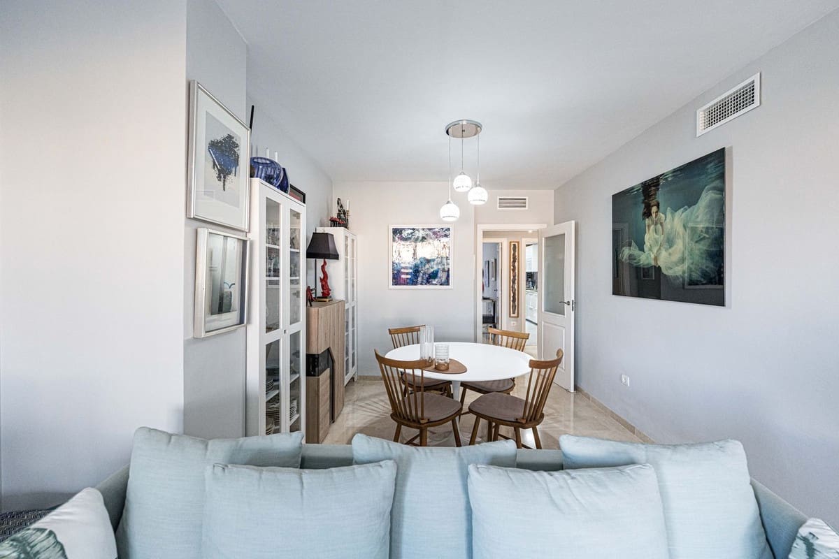 2 soverom Leilighet til salgs i La Duquesa / Puerto de la Duquesa med svømmebasseng - € 315 000 (Ref: 9357692)