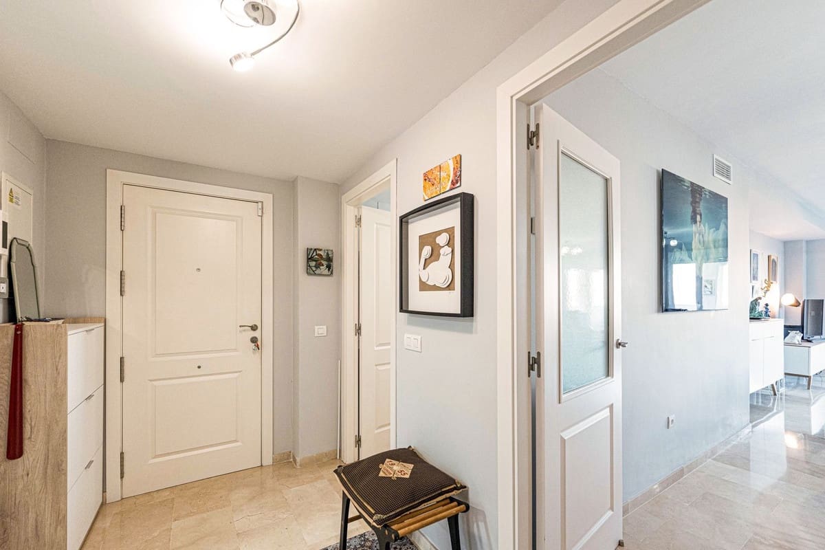 2 soverom Leilighet til salgs i La Duquesa / Puerto de la Duquesa med svømmebasseng - € 315 000 (Ref: 9357692)