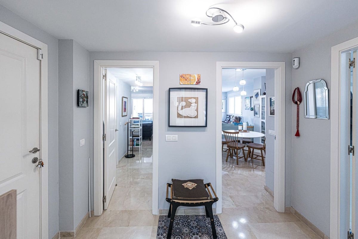 2 soverom Leilighet til salgs i La Duquesa / Puerto de la Duquesa med svømmebasseng - € 315 000 (Ref: 9357692)