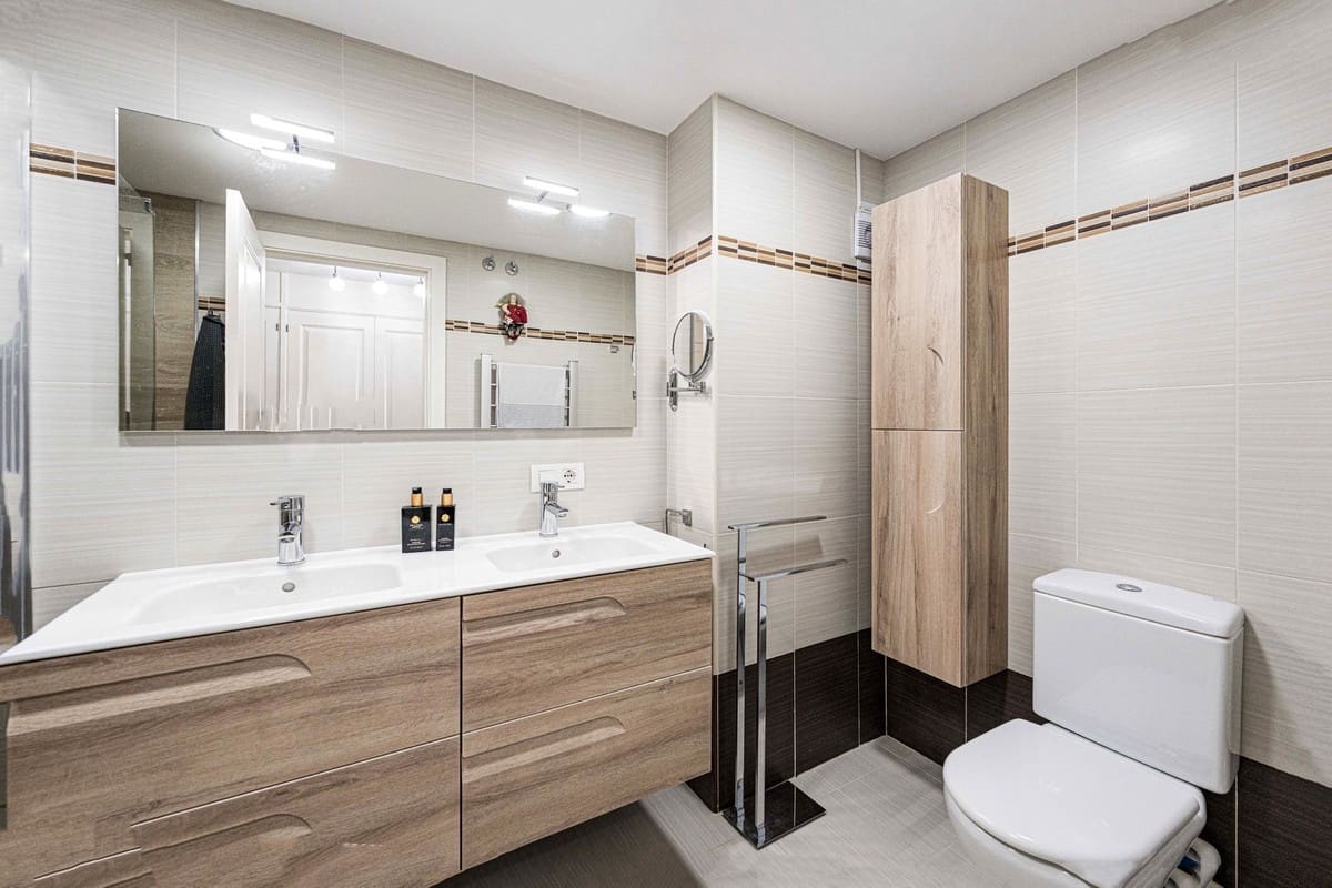 2 soverom Leilighet til salgs i La Duquesa / Puerto de la Duquesa med svømmebasseng - € 315 000 (Ref: 9357692)