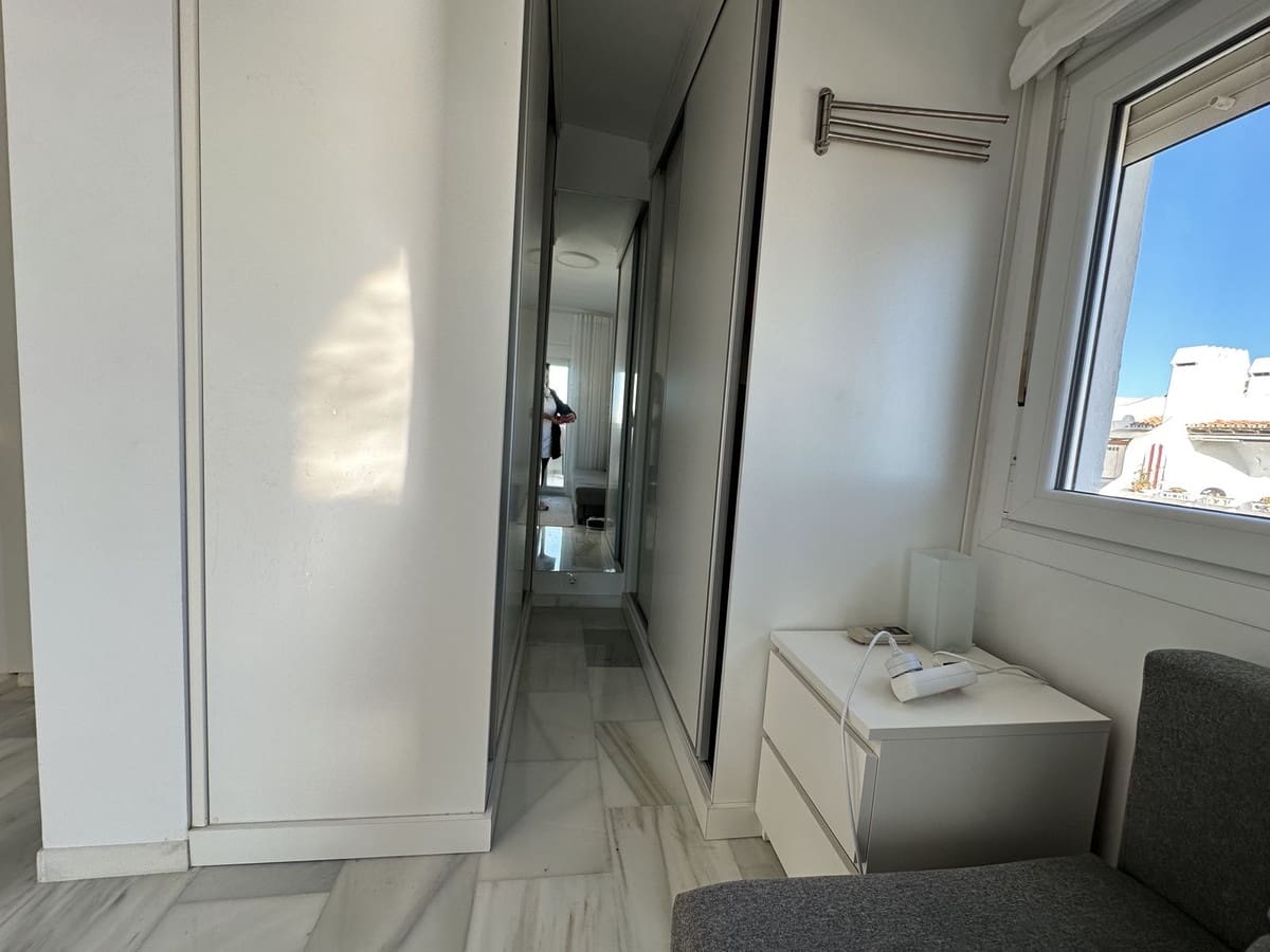 2 bedroom Townhouse for sale in La Duquesa / Puerto de la Duquesa with pool - € 569,000 (Ref: 9406988)