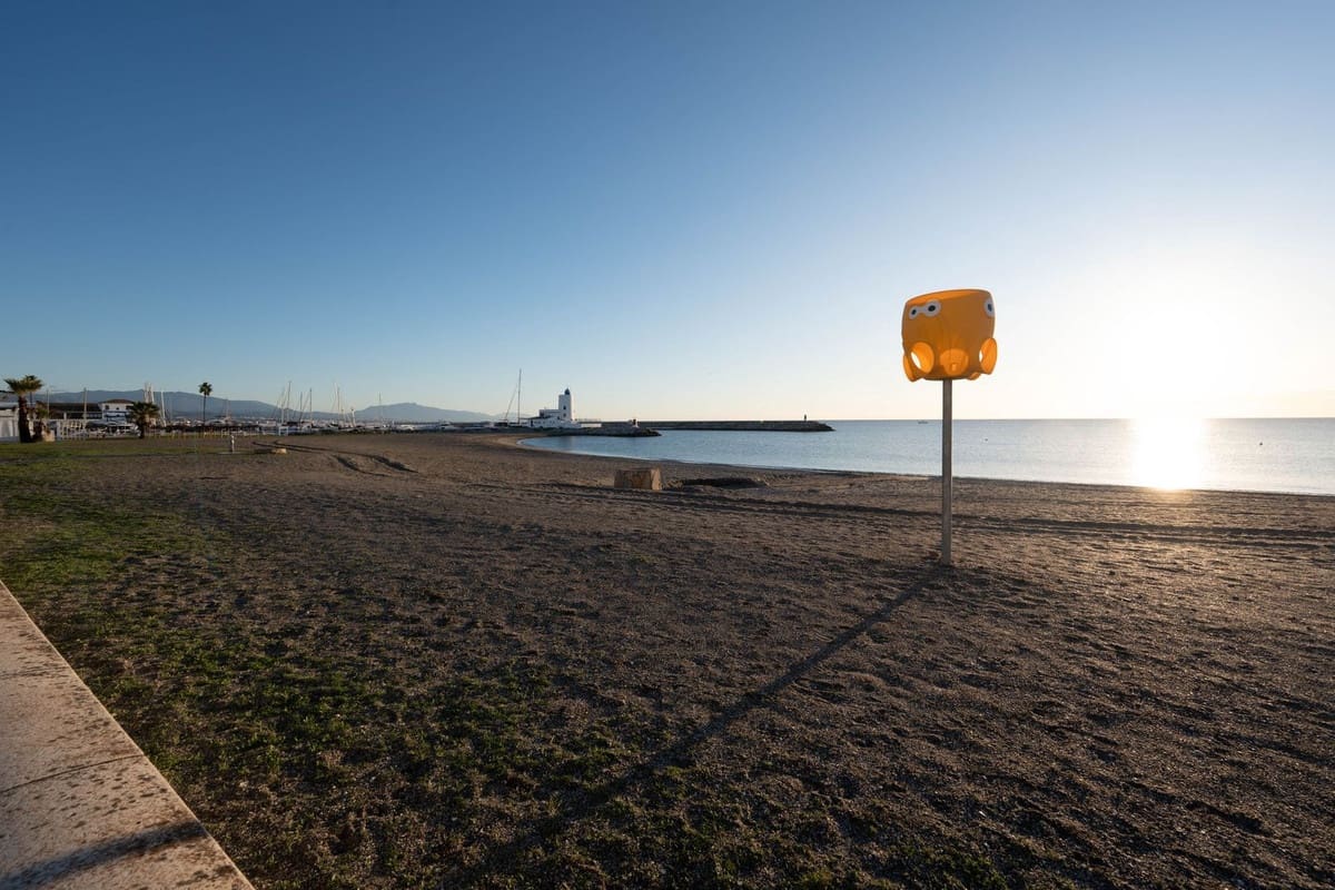 2 bedroom Townhouse for sale in La Duquesa / Puerto de la Duquesa with pool - € 569,000 (Ref: 9406988)