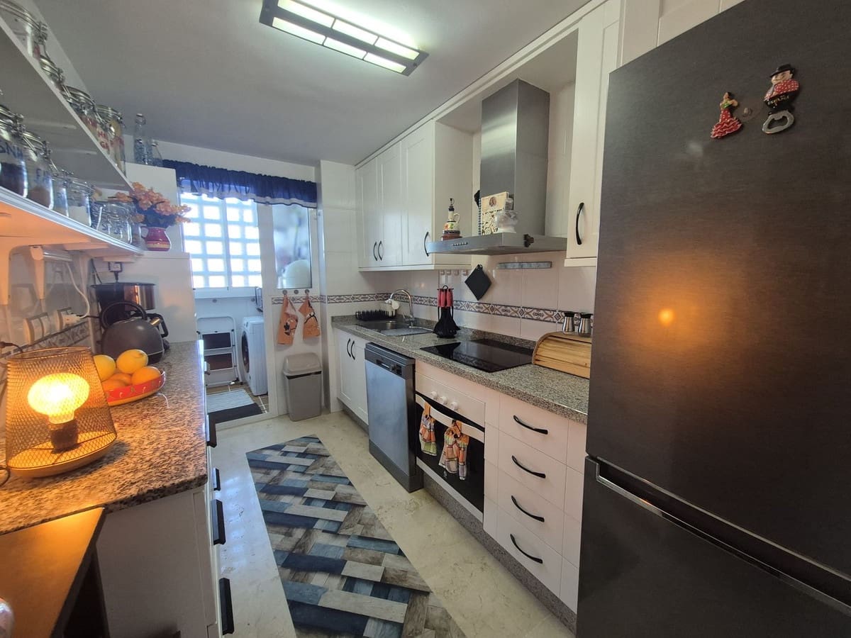 2 sypialnia Apartament na sprzedaż w San Luis de Sabinillas z basenem garażem - 295 000 € (Ref: 9419407)