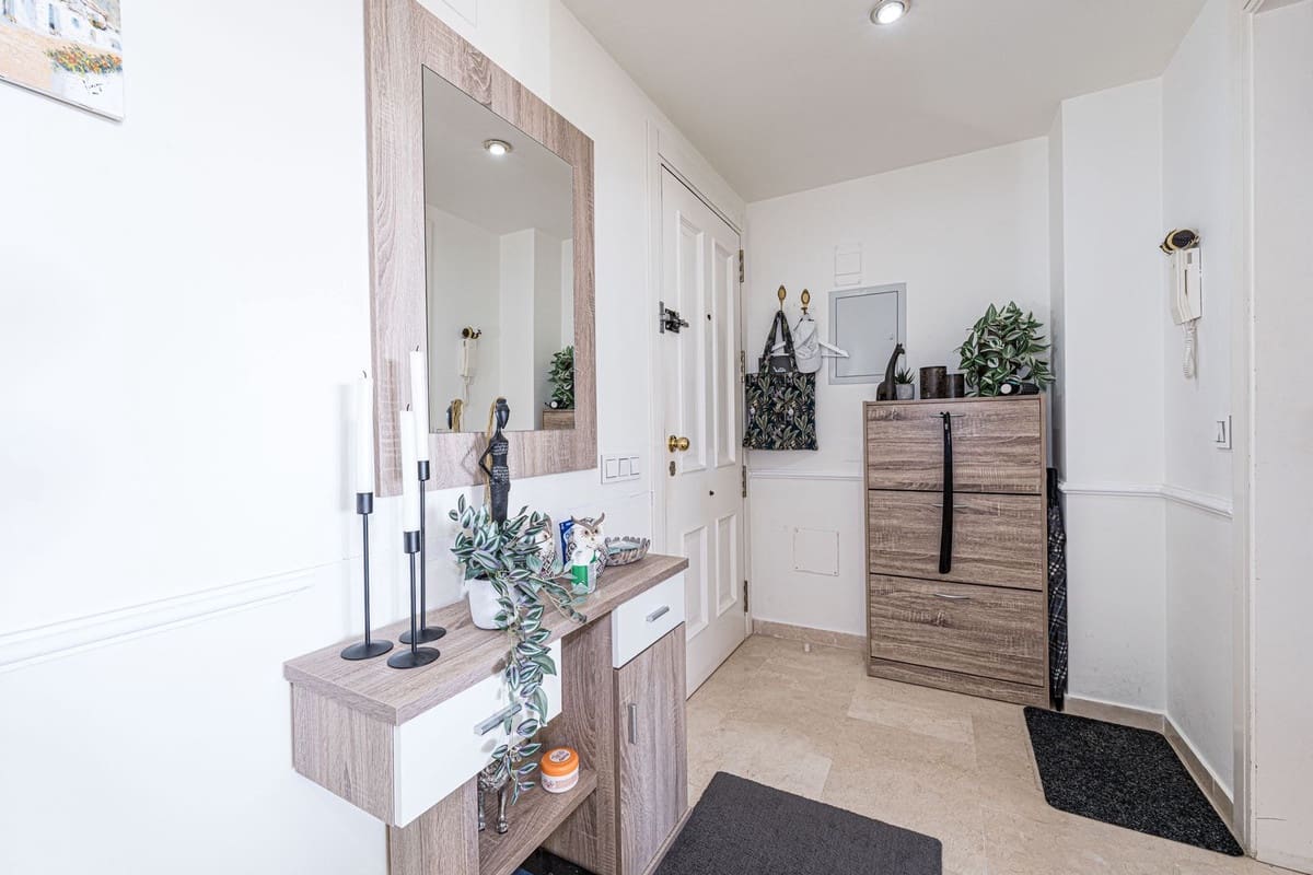 3 slaapkamer Appartement te koop in La Duquesa / Puerto de la Duquesa met zwembad garage - € 540.000 (Ref: 9425848)