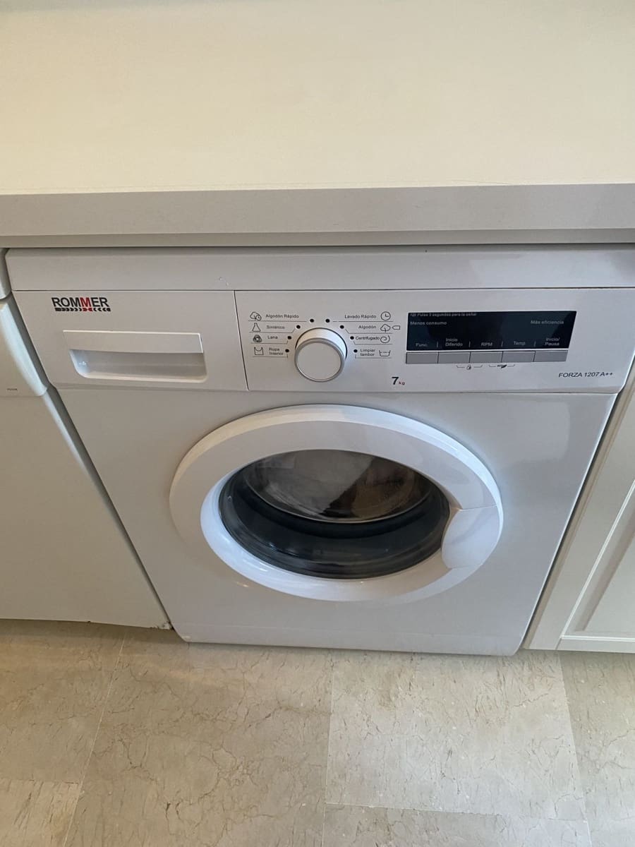 3 slaapkamer Appartement te koop in La Duquesa / Puerto de la Duquesa met zwembad garage - € 540.000 (Ref: 9425848)