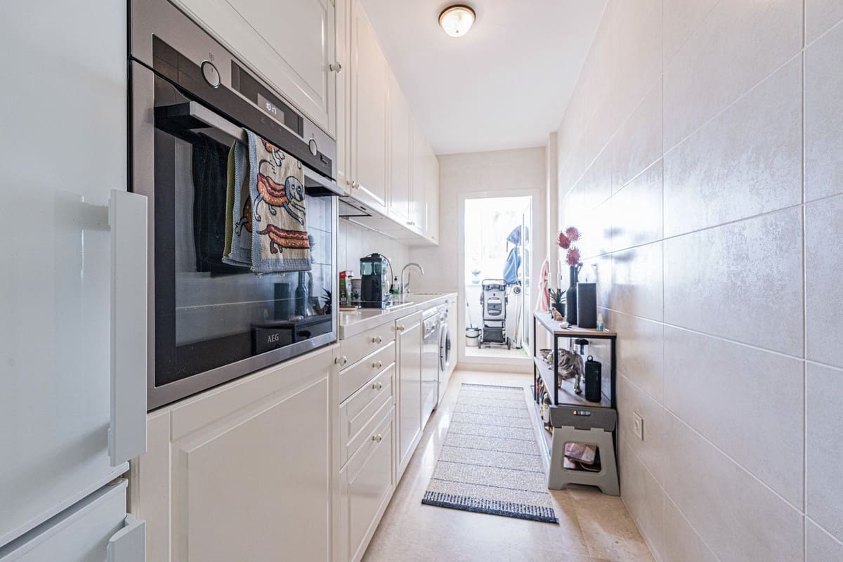 3 slaapkamer Appartement te koop in La Duquesa / Puerto de la Duquesa met zwembad garage - € 540.000 (Ref: 9425848)