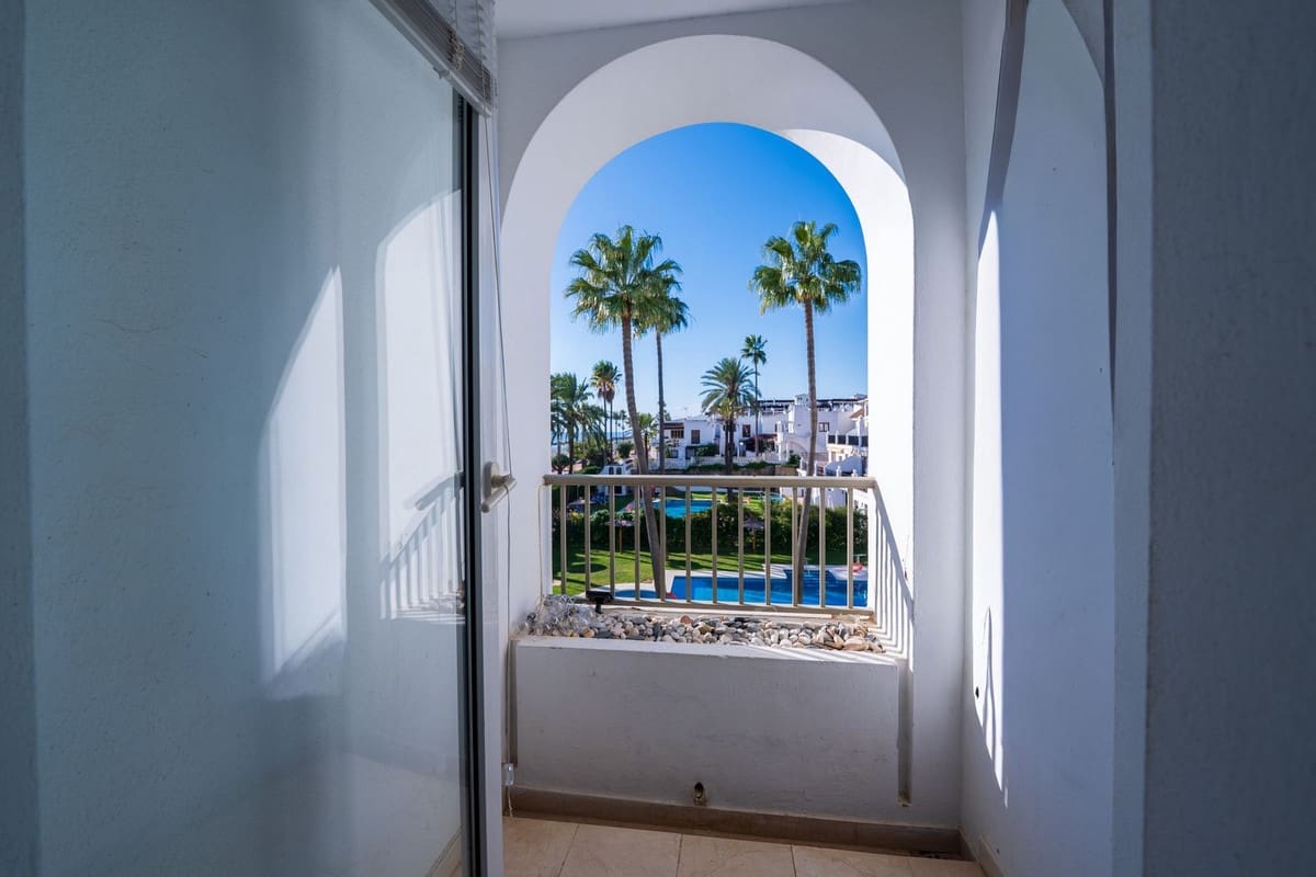 3 slaapkamer Appartement te koop in La Duquesa / Puerto de la Duquesa met zwembad garage - € 540.000 (Ref: 9425848)