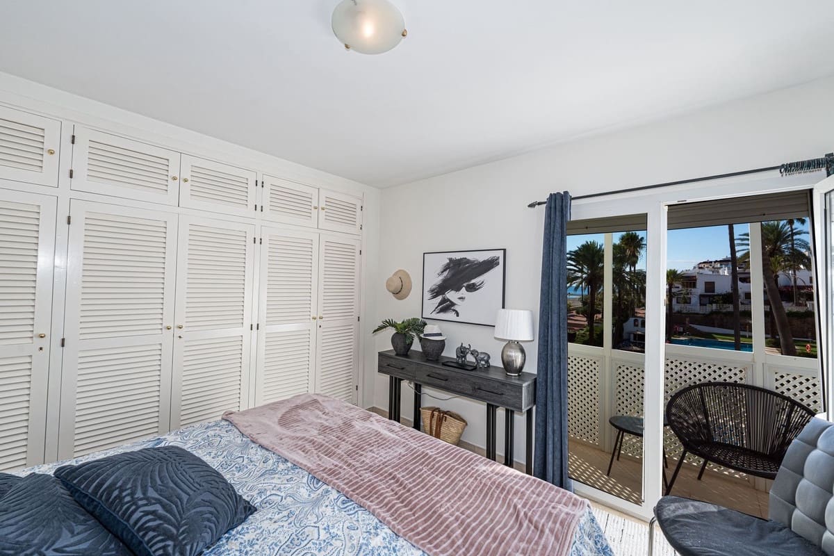 3 slaapkamer Appartement te koop in La Duquesa / Puerto de la Duquesa met zwembad garage - € 540.000 (Ref: 9425848)