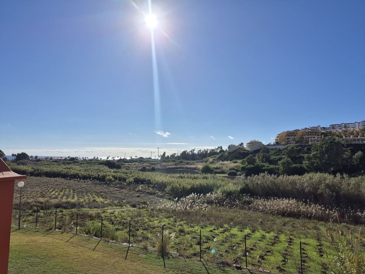 3 soverom Leilighet til salgs i La Duquesa / Puerto de la Duquesa med svømmebasseng garasje - € 480 000 (Ref: 9436005)