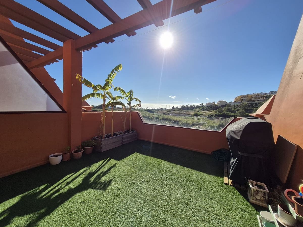 3 soverom Leilighet til salgs i La Duquesa / Puerto de la Duquesa med svømmebasseng garasje - € 480 000 (Ref: 9436005)