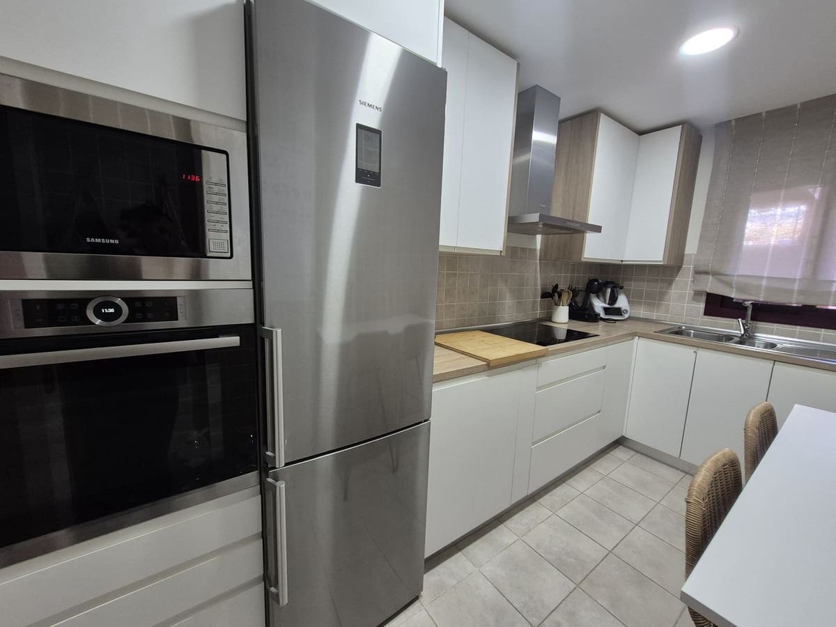 3 soverom Leilighet til salgs i La Duquesa / Puerto de la Duquesa med svømmebasseng garasje - € 480 000 (Ref: 9436005)