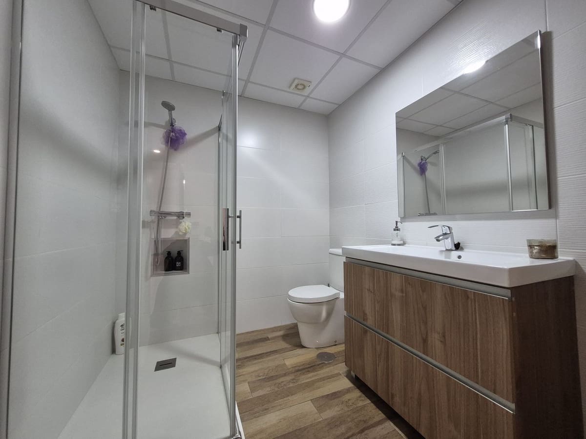 3 sovrum Lägenhet till salu i La Duquesa / Puerto de la Duquesa med pool garage - 480 000 € (Ref: 9436005)