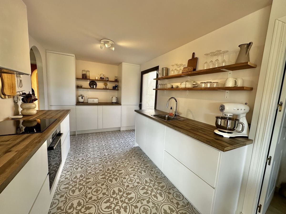 3 bedroom Penthouse for sale in La Duquesa / Puerto de la Duquesa with pool garage - € 550,000 (Ref: 9523510)