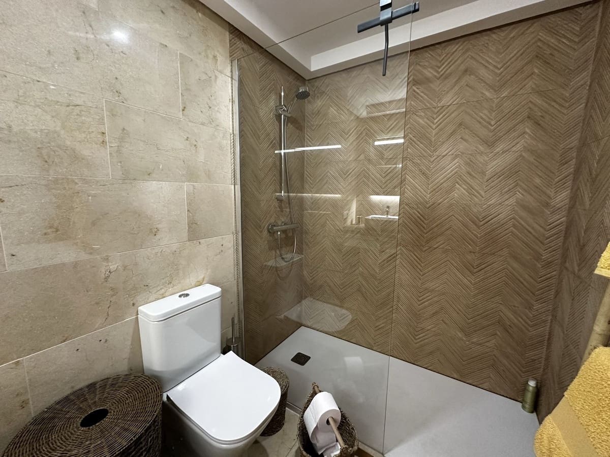 3 bedroom Penthouse for sale in La Duquesa / Puerto de la Duquesa with pool garage - € 550,000 (Ref: 9523510)