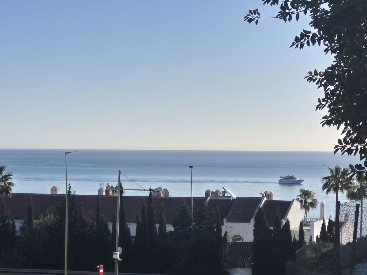 Apartamento de 2 habitaciones en Manilva en venta con piscina garaje - 349.950 € (Ref: 9626153)