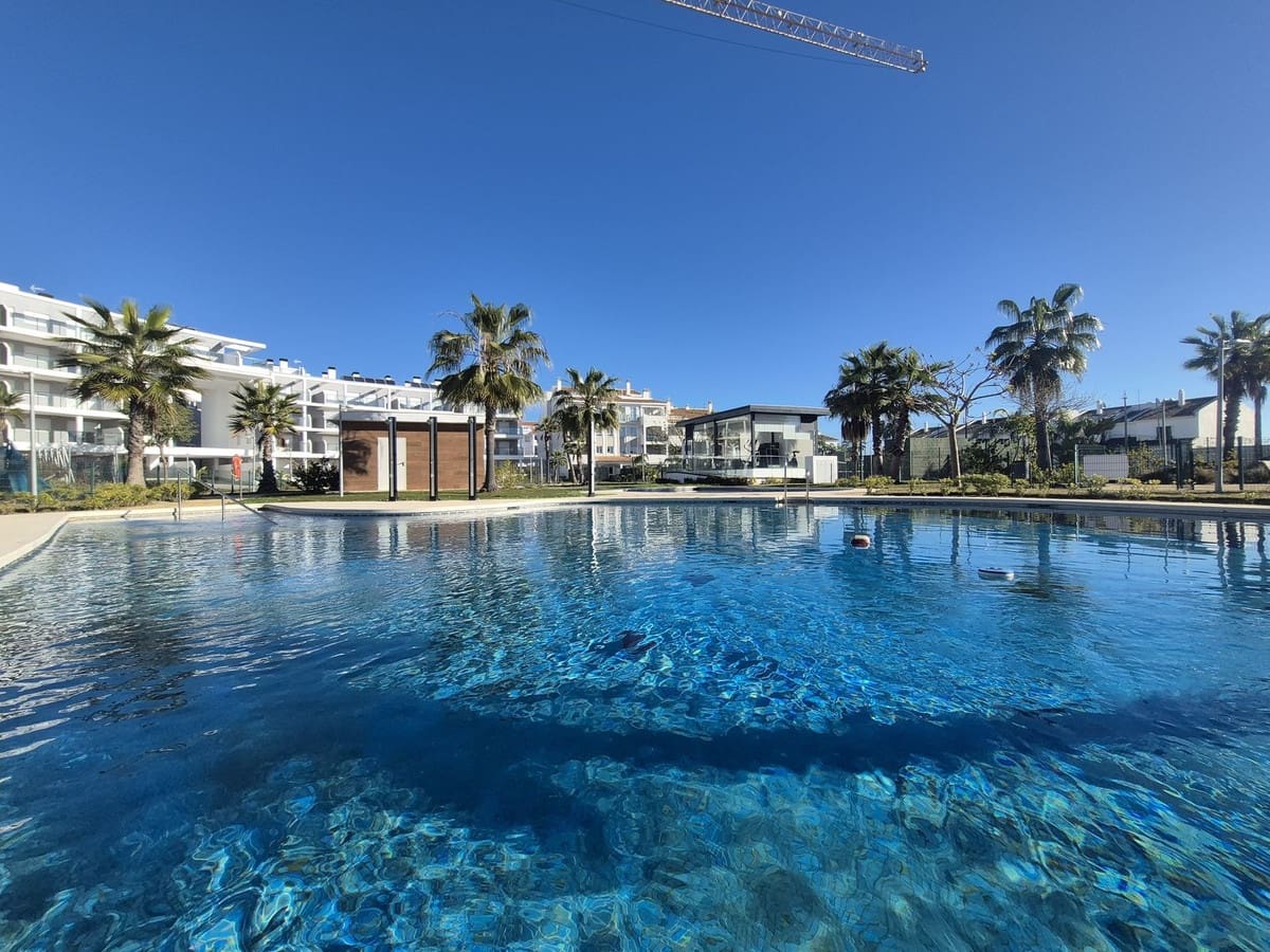 Apartamento de 2 habitaciones en Manilva en venta con piscina garaje - 349.950 € (Ref: 9626153)