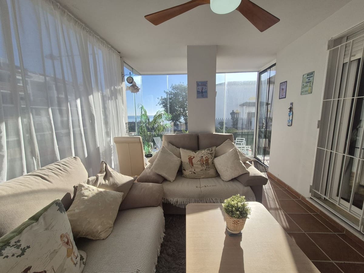 Apartamento de 2 habitaciones en Manilva en venta con piscina garaje - 349.950 € (Ref: 9626153)