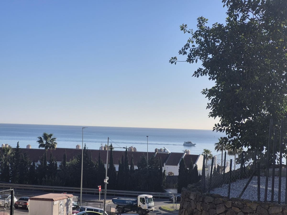 Apartamento de 2 habitaciones en Manilva en venta con piscina garaje - 349.950 € (Ref: 9626153)