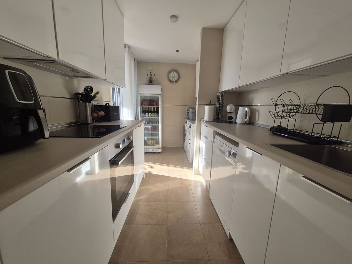 Apartamento de 2 habitaciones en Manilva en venta con piscina garaje - 349.950 € (Ref: 9626153)