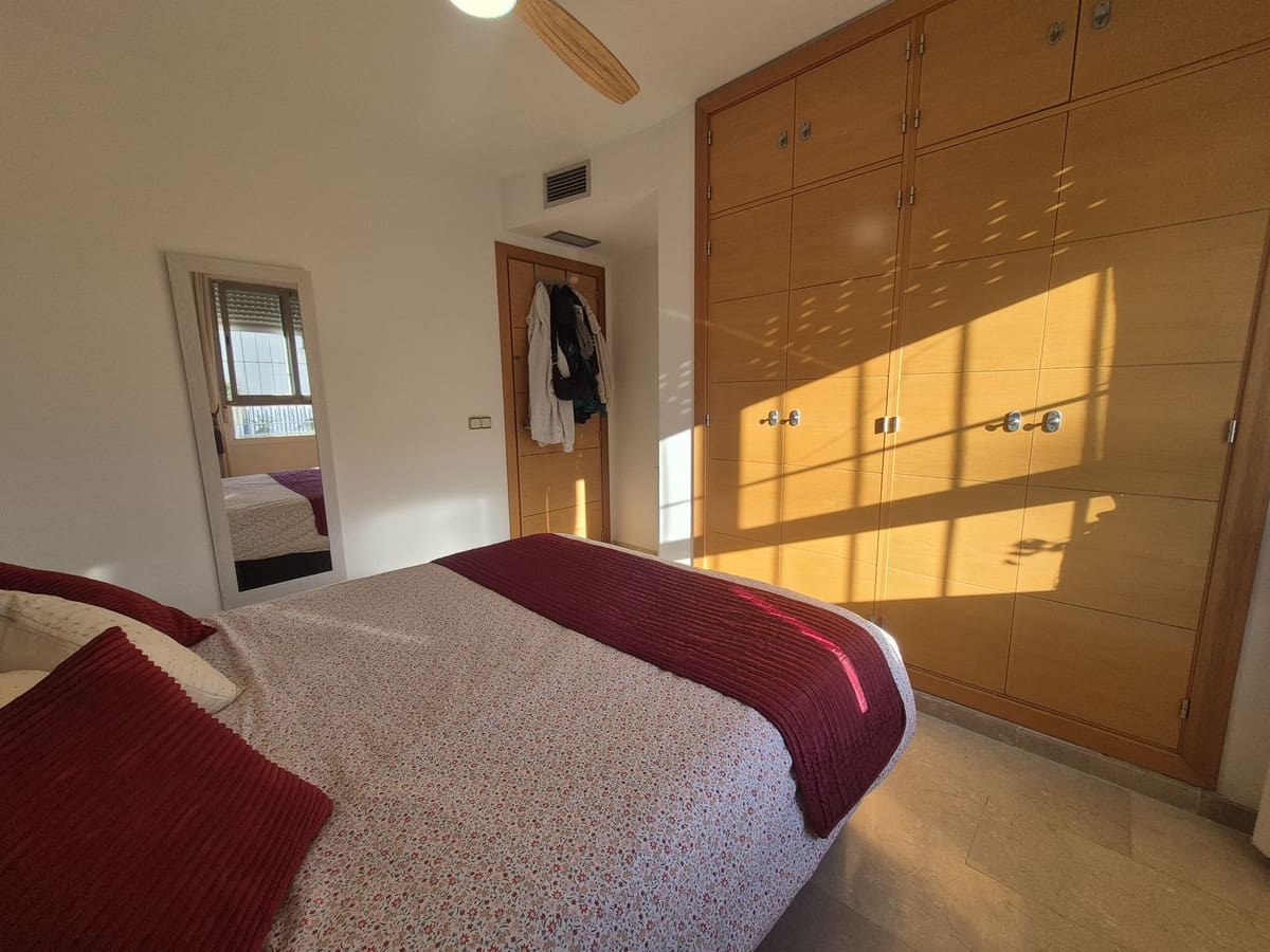 Apartamento de 2 habitaciones en Manilva en venta con piscina garaje - 349.950 € (Ref: 9626153)