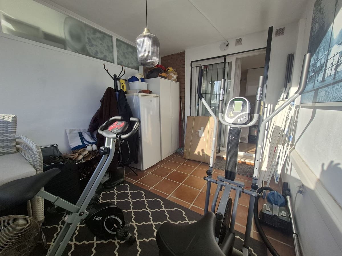 Apartamento de 2 habitaciones en Manilva en venta con piscina garaje - 349.950 € (Ref: 9626153)