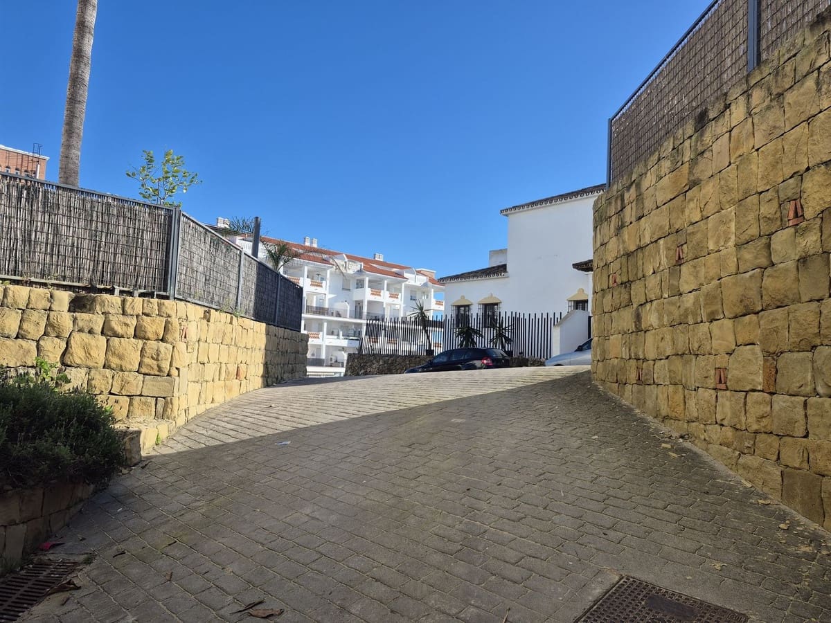 Apartamento de 2 habitaciones en Manilva en venta con piscina garaje - 349.950 € (Ref: 9626153)