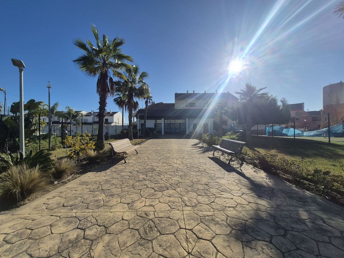 Apartamento de 2 habitaciones en Manilva en venta con piscina garaje - 349.950 € (Ref: 9626153)