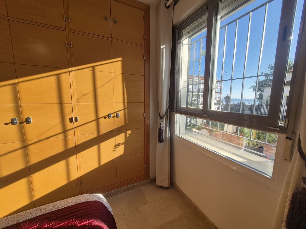 2 slaapkamer Appartement te koop in Manilva met zwembad garage - € 349.950 (Ref: 9626153)