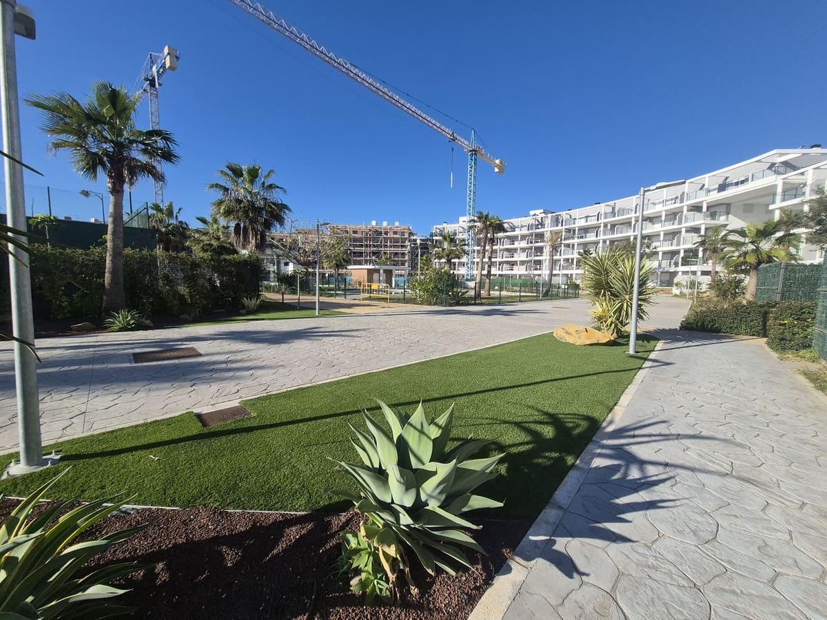 2 slaapkamer Appartement te koop in Manilva met zwembad garage - € 349.950 (Ref: 9626153)