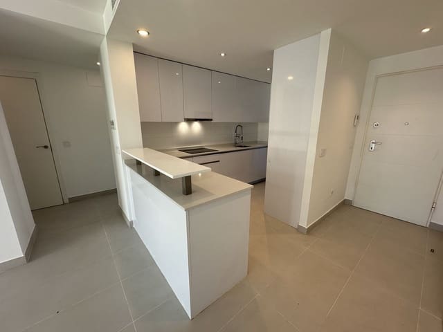 Apartamento de 2 habitaciones en Cancelada, Estepona en venta con piscina garaje - 545.000 € (Ref: 9628234)