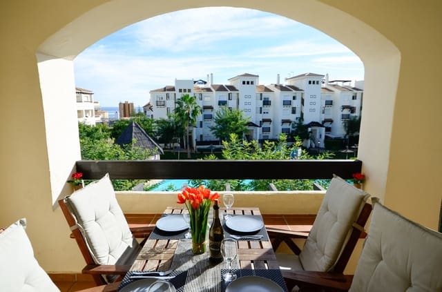 2 quarto Apartamento para venda em La Duquesa / Puerto de la Duquesa, Manilva com piscina garagem - 299 000 € (Ref: 9646334)