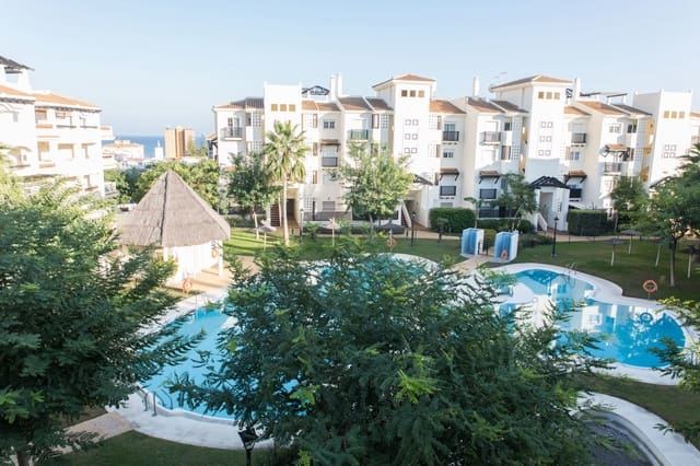 2 quarto Apartamento para venda em La Duquesa / Puerto de la Duquesa, Manilva com piscina garagem - 299 000 € (Ref: 9646334)