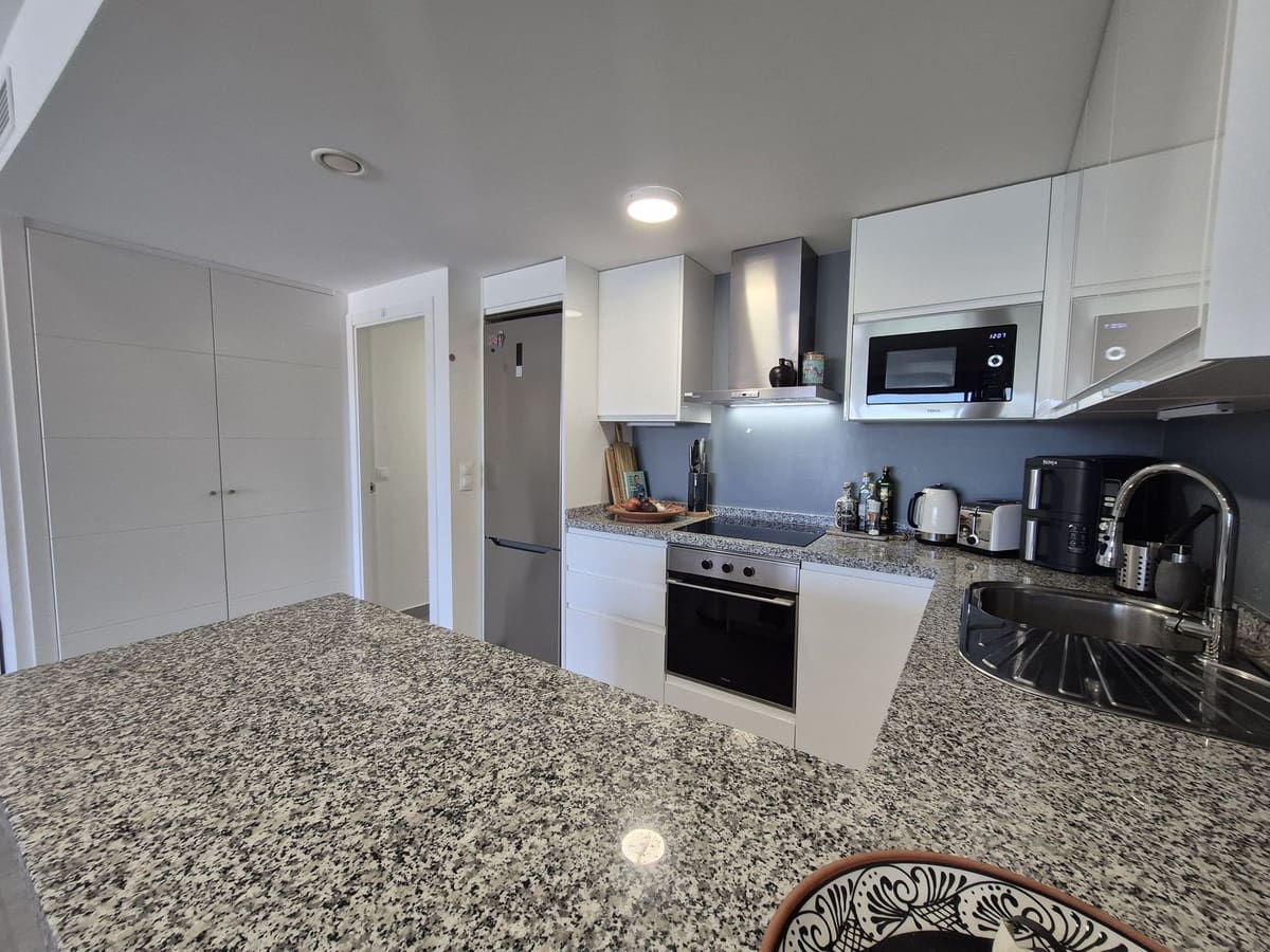 2 camera da letto Appartamento in vendita in La Duquesa / Puerto de la Duquesa con piscina garage - 375.000 € (Rif: 9646335)