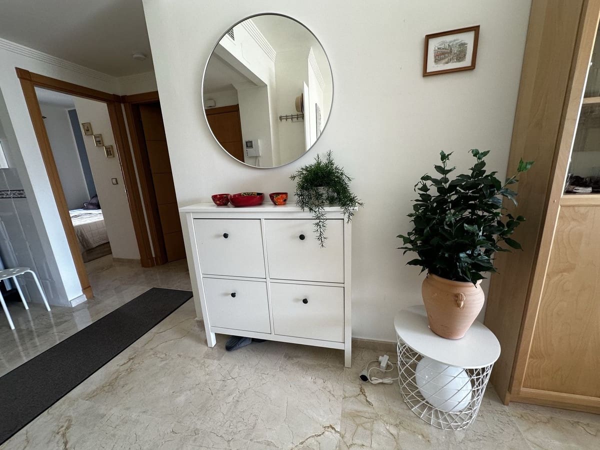 Apartamento de 2 habitaciones en La Duquesa / Puerto de la Duquesa en venta con piscina garaje - 310.000 € (Ref: 9663254)