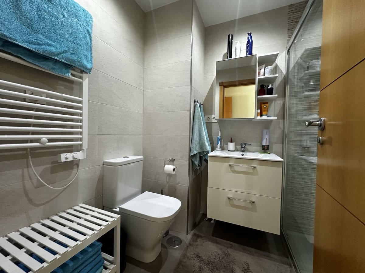 Apartamento de 2 habitaciones en La Duquesa / Puerto de la Duquesa en venta con piscina garaje - 310.000 € (Ref: 9663254)