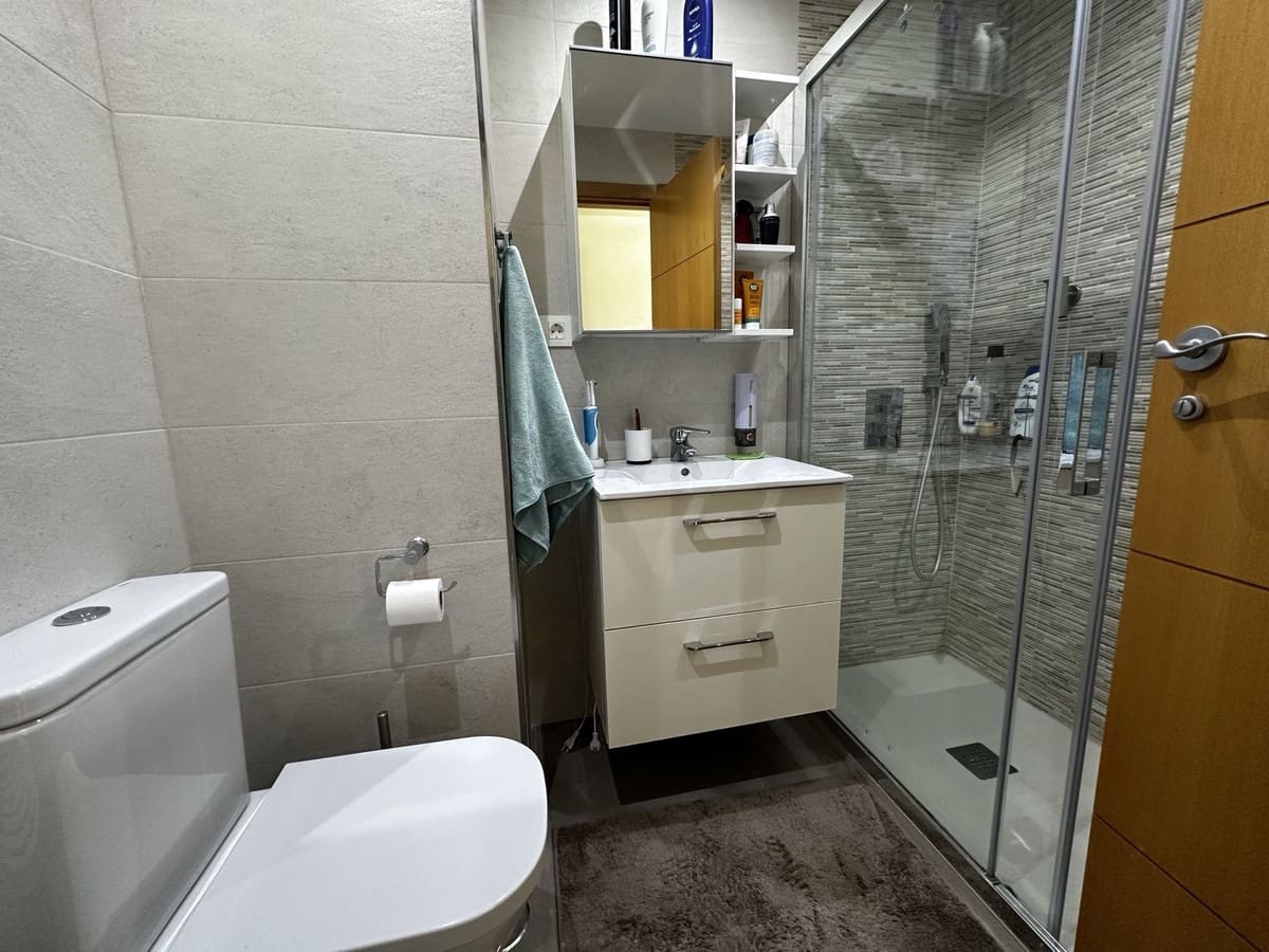 Apartamento de 2 habitaciones en La Duquesa / Puerto de la Duquesa en venta con piscina garaje - 310.000 € (Ref: 9663254)