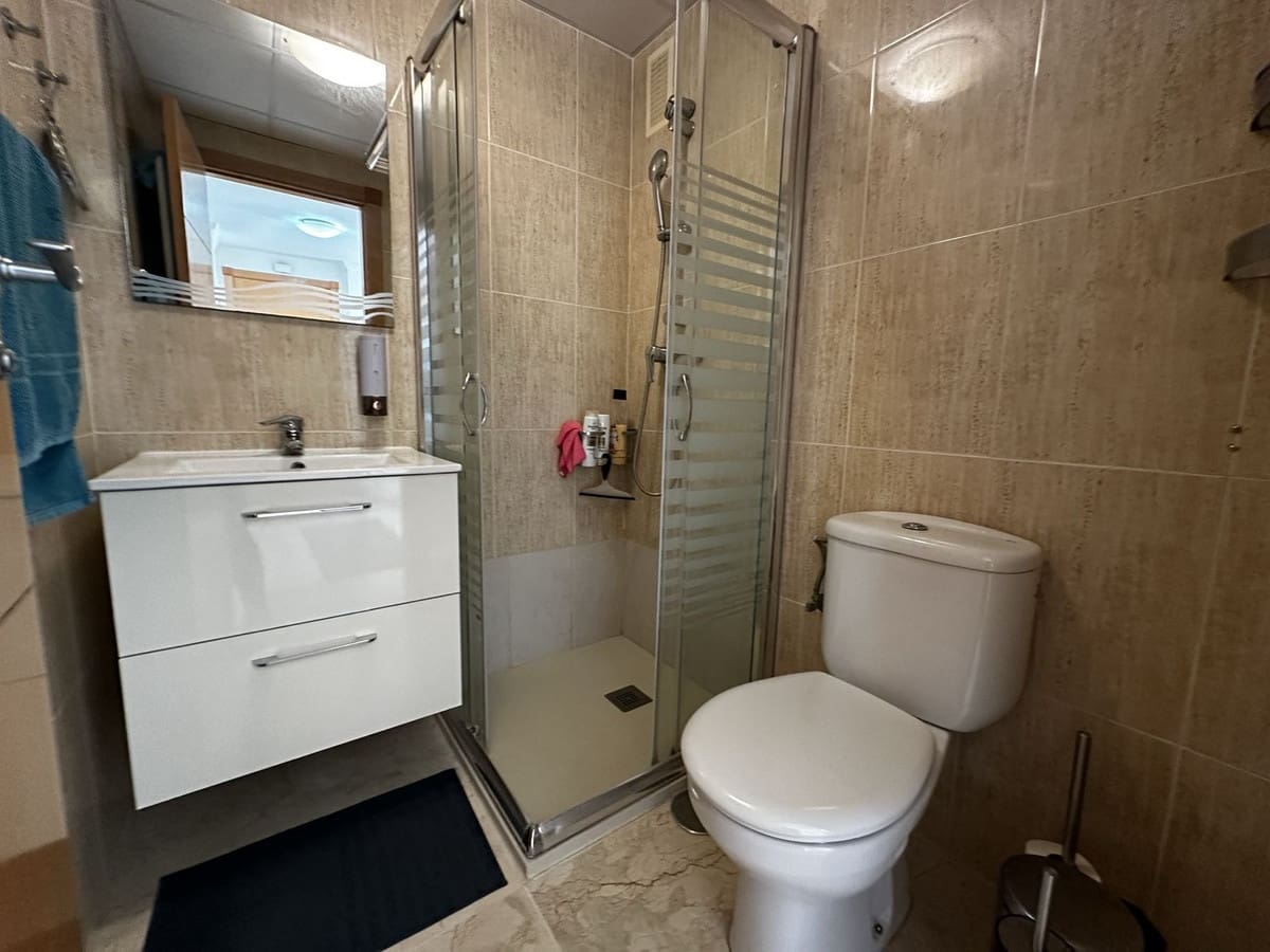 Apartamento de 2 habitaciones en La Duquesa / Puerto de la Duquesa en venta con piscina garaje - 310.000 € (Ref: 9663254)