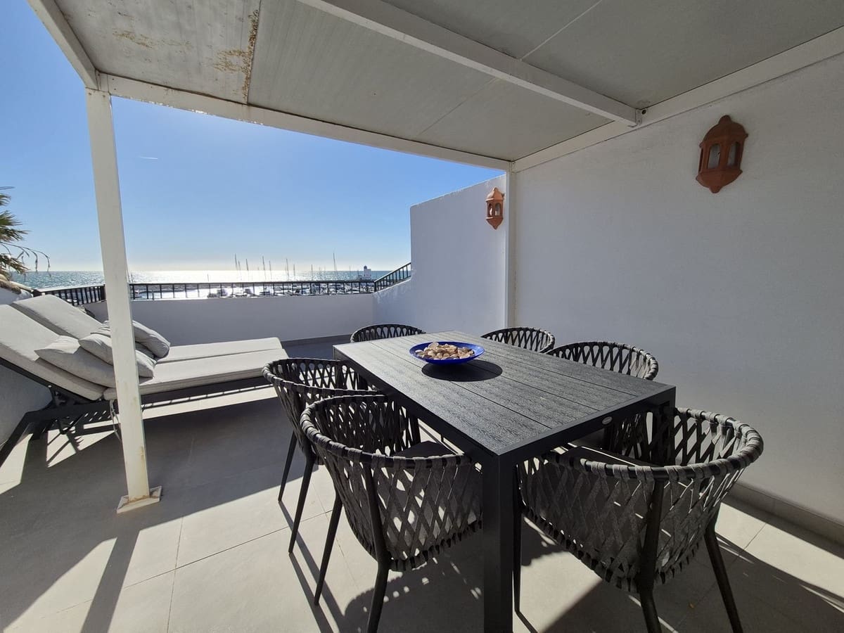 3 soveværelse Lejlighed til salg i La Duquesa / Puerto de la Duquesa med garage - € 499.000 (Ref: 9687575)