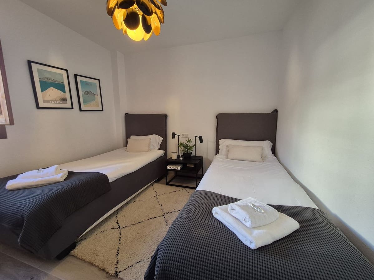 3 soveværelse Lejlighed til salg i La Duquesa / Puerto de la Duquesa med garage - € 499.000 (Ref: 9687575)