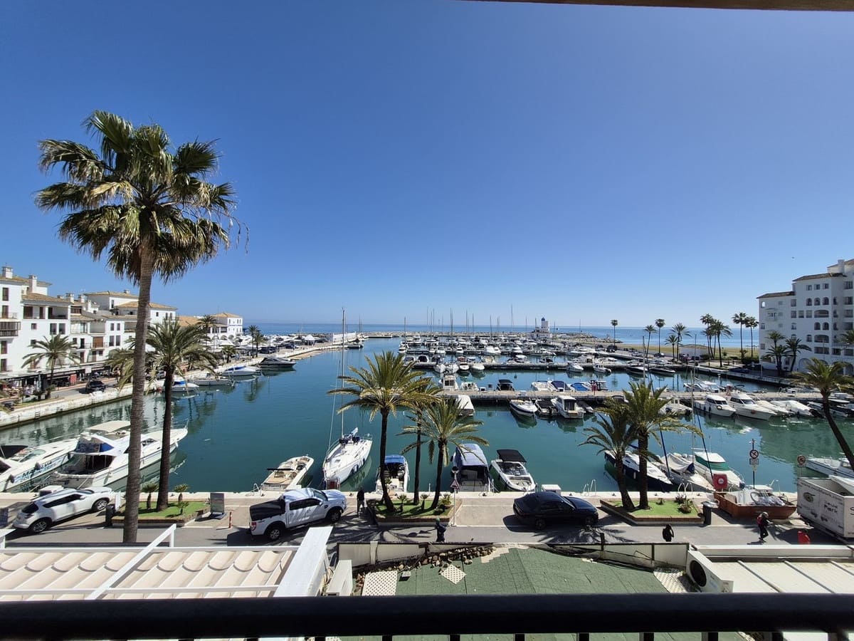 3 soveværelse Lejlighed til salg i La Duquesa / Puerto de la Duquesa med garage - € 499.000 (Ref: 9687575)