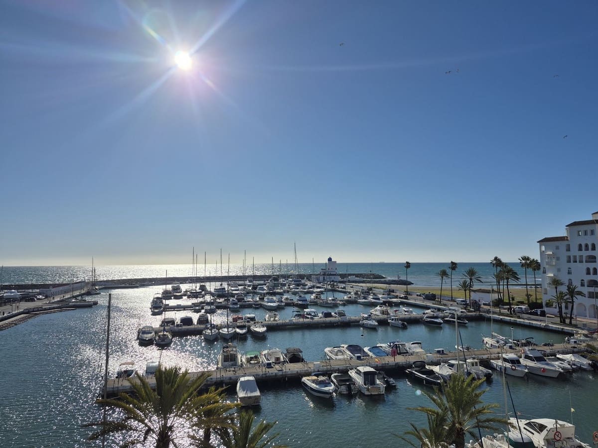 Apartamento de 3 habitaciones en La Duquesa / Puerto de la Duquesa en venta con garaje - 499.000 € (Ref: 9687575)