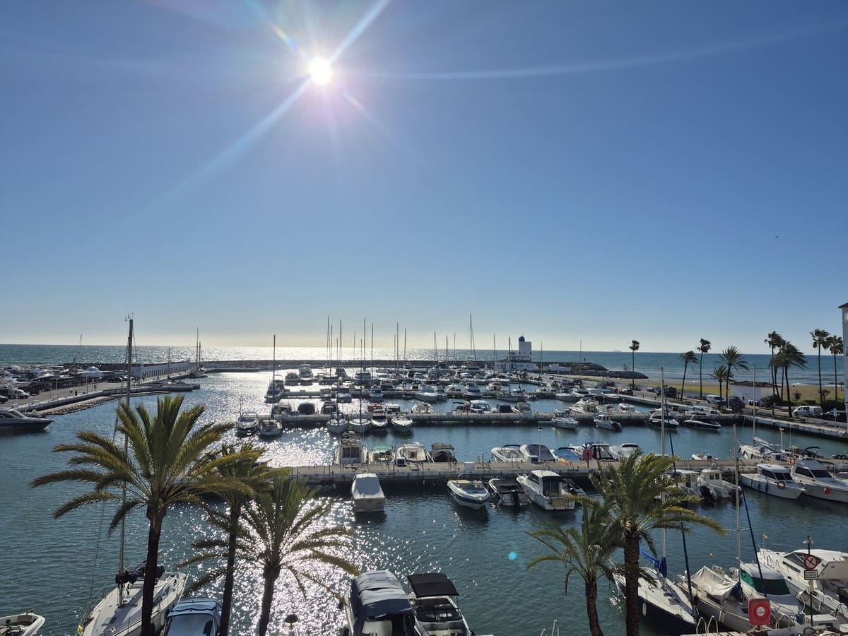 Apartamento de 3 habitaciones en La Duquesa / Puerto de la Duquesa en venta con garaje - 499.000 € (Ref: 9687575)
